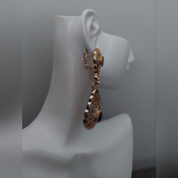Timeless Elegance: Chic Classic Gold Color Drop Earrings - Picture 15 of 16